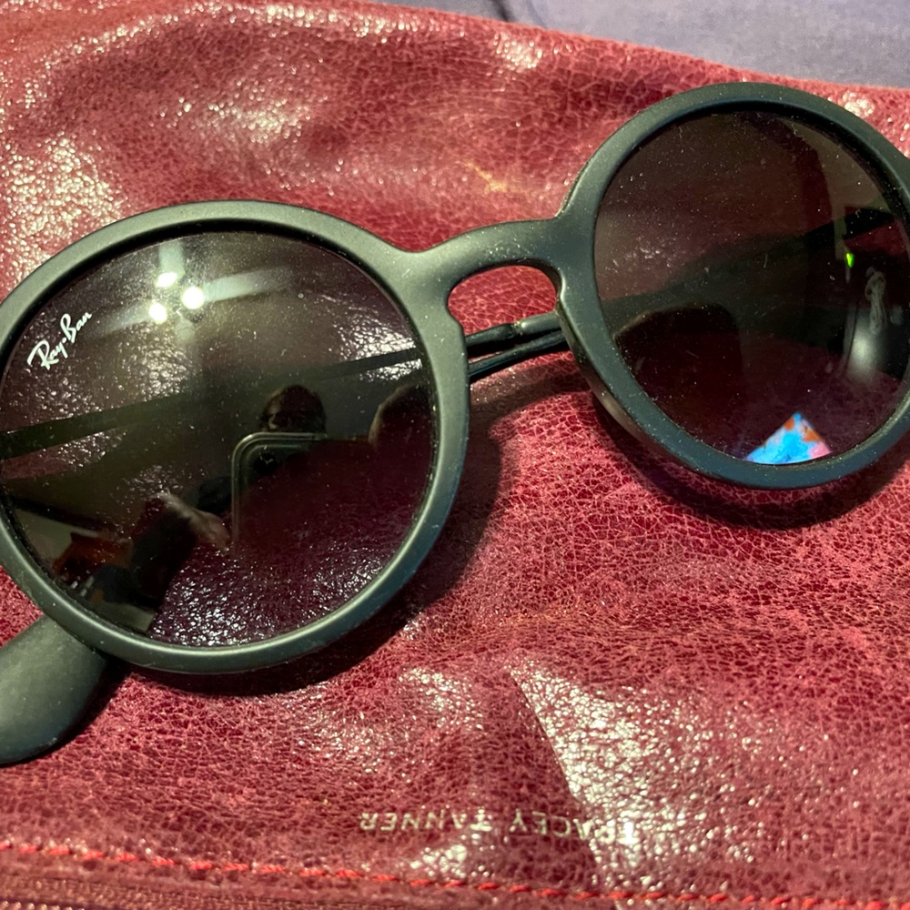 Black raybans